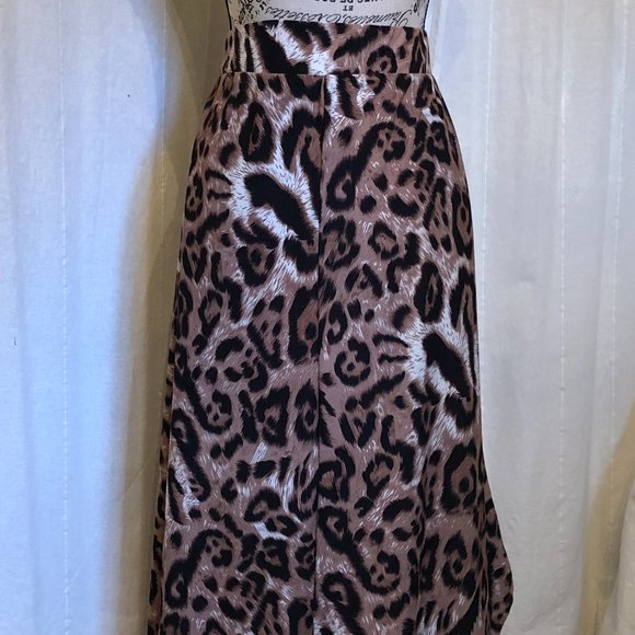 Leopard Print Midi Skirt With Sharkbite Hem - Picture 5 of 10